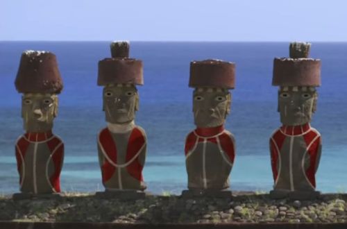 Les moai en couleurs. Image extraite du documentaire Ile de Pques, l'heure des vrits.